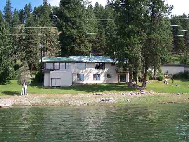 Single Family Homes for Sale at 407992 Hwy 20 Cusick, Washington 99119 United States