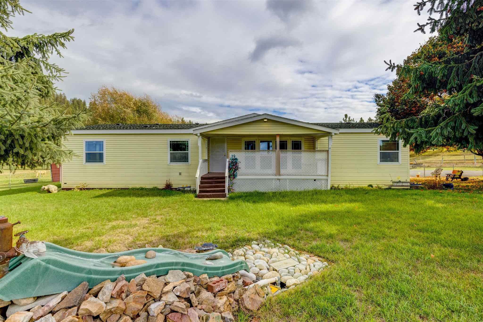 Single Family Homes for Sale at 10110 N Mccoy Road Newman Lake, Washington 99025 United States
