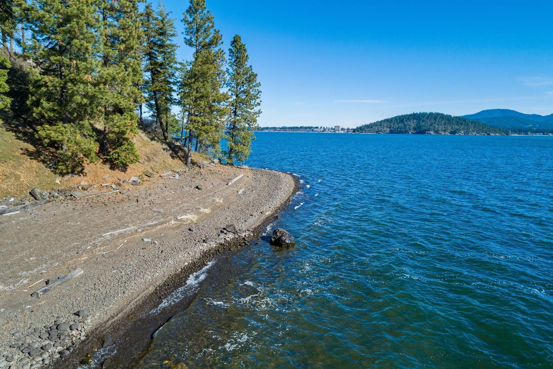 7. Single Family Homes for Sale at Mountain Modern Lakefront Beauty -CdA Lake 773 W Steamboat Dr Coeur d’Alene, Idaho 83814 United States