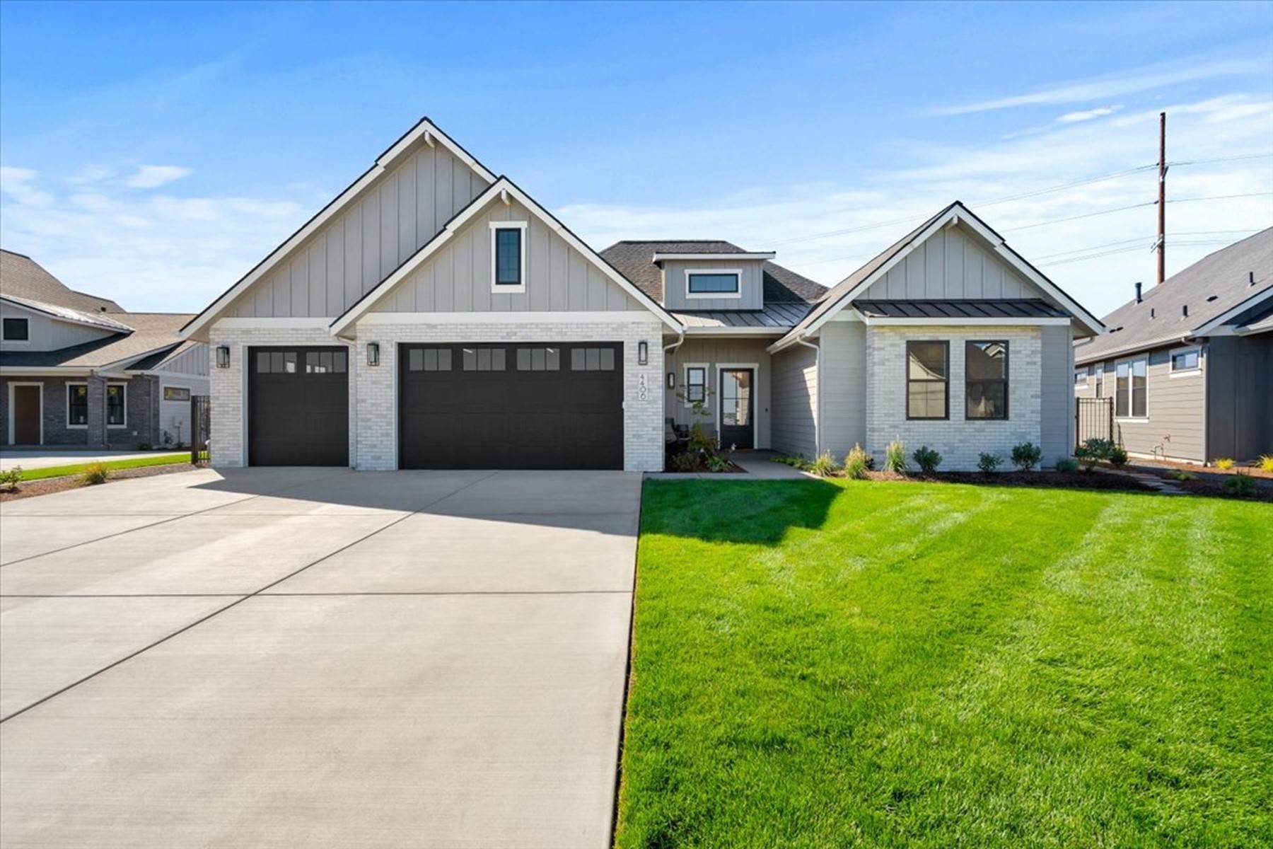 Single Family Homes for Sale at Stunning Estate Home! 4406 W Enclave Way Coeur d’Alene, Idaho 83815 United States