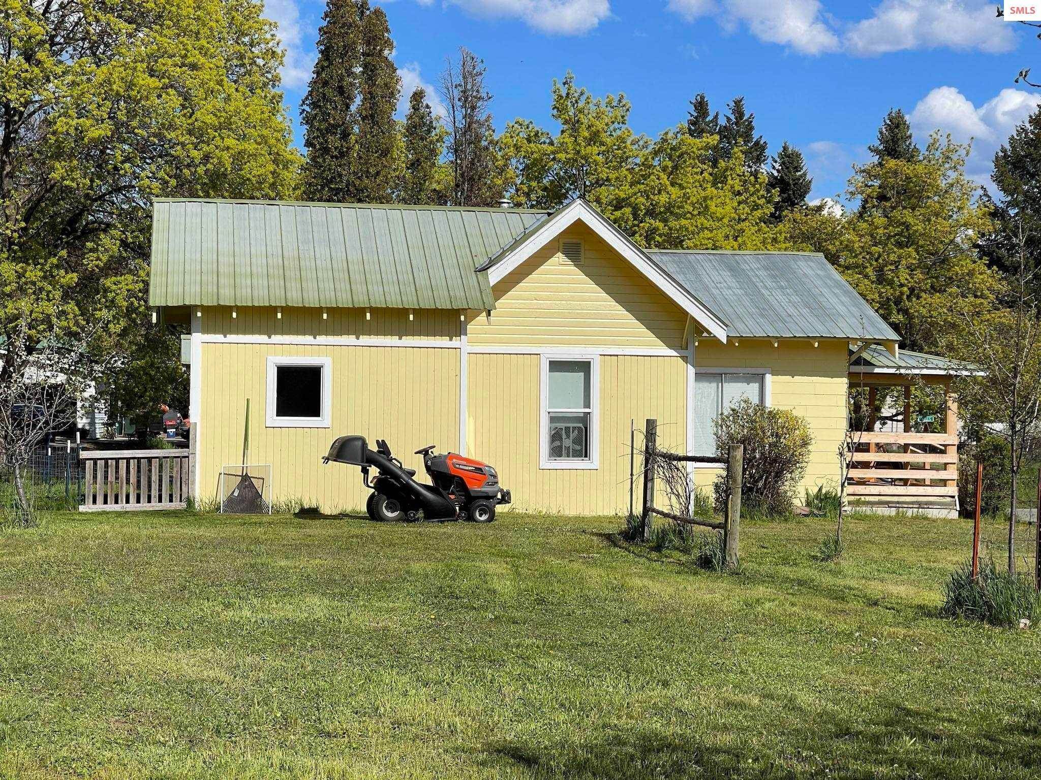 28. Single Family Homes for Sale at 7422 Wells Street Bonners Ferry, Idaho 83805 United States