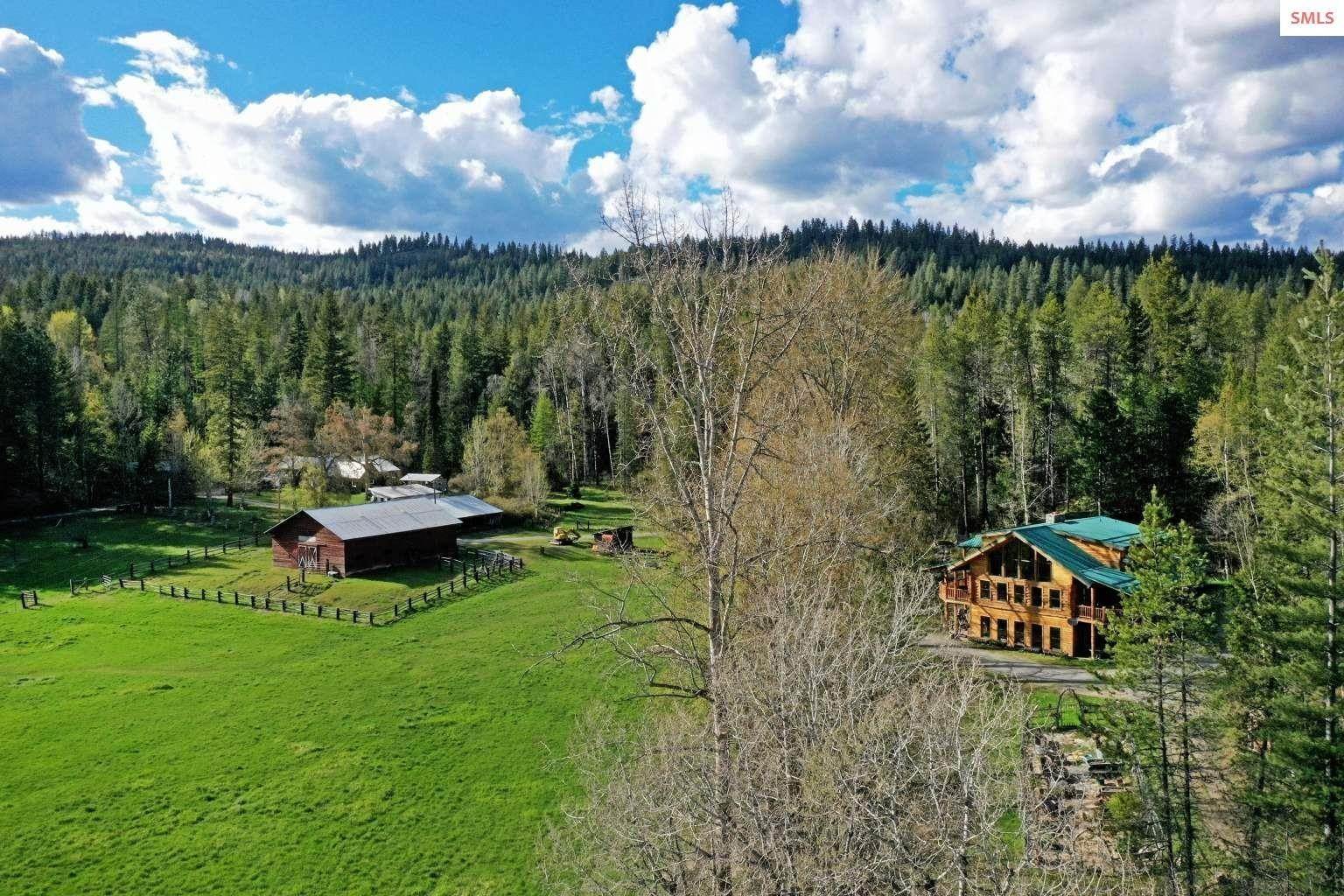 15. Single Family Homes for Sale at 847 Willford Road Cocolalla, Idaho 83813 United States