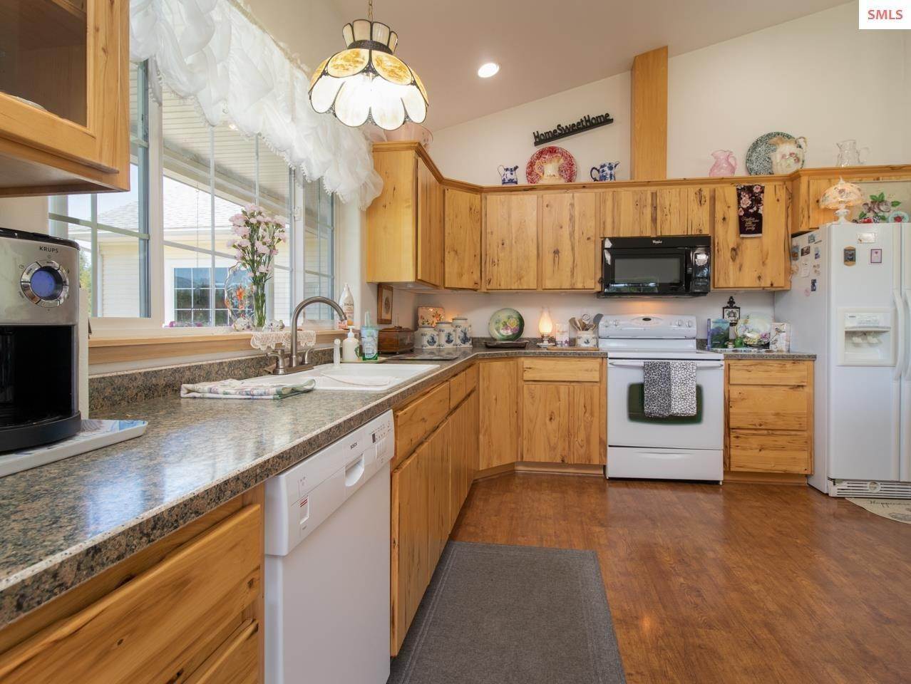 11. Single Family Homes for Sale at 6481 Tamarack Lane Bonners Ferry, Idaho 83805 United States