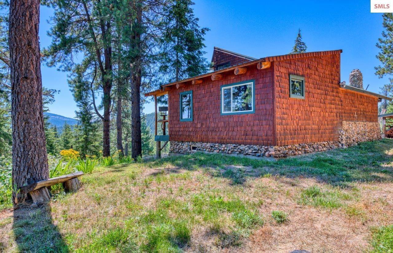 35. Single Family Homes for Sale at 3963 Gleason McAbee Falls Priest River, Idaho 83856 United States