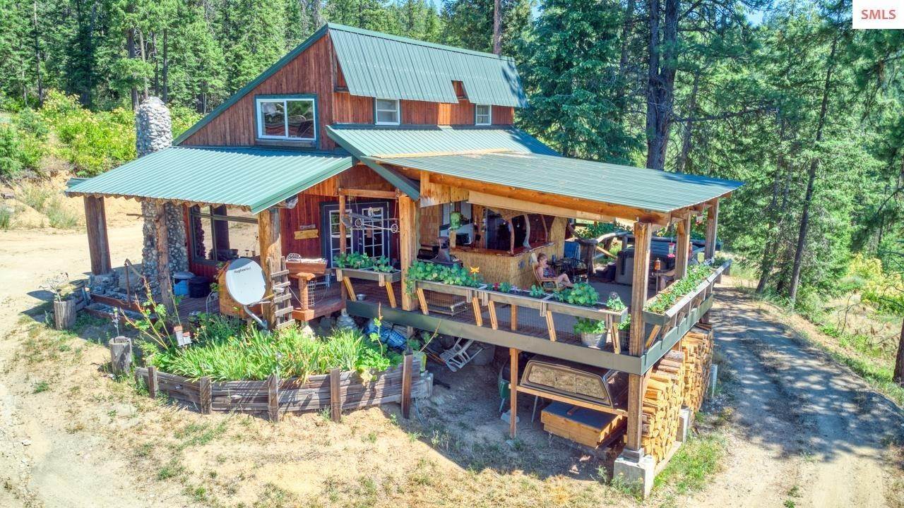 43. Single Family Homes for Sale at 3963 Gleason McAbee Falls Priest River, Idaho 83856 United States