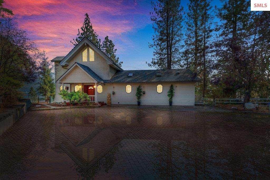 26. Single Family Homes for Sale at 6766 W Rockford Bay Road Coeur d’Alene, Idaho 83814 United States