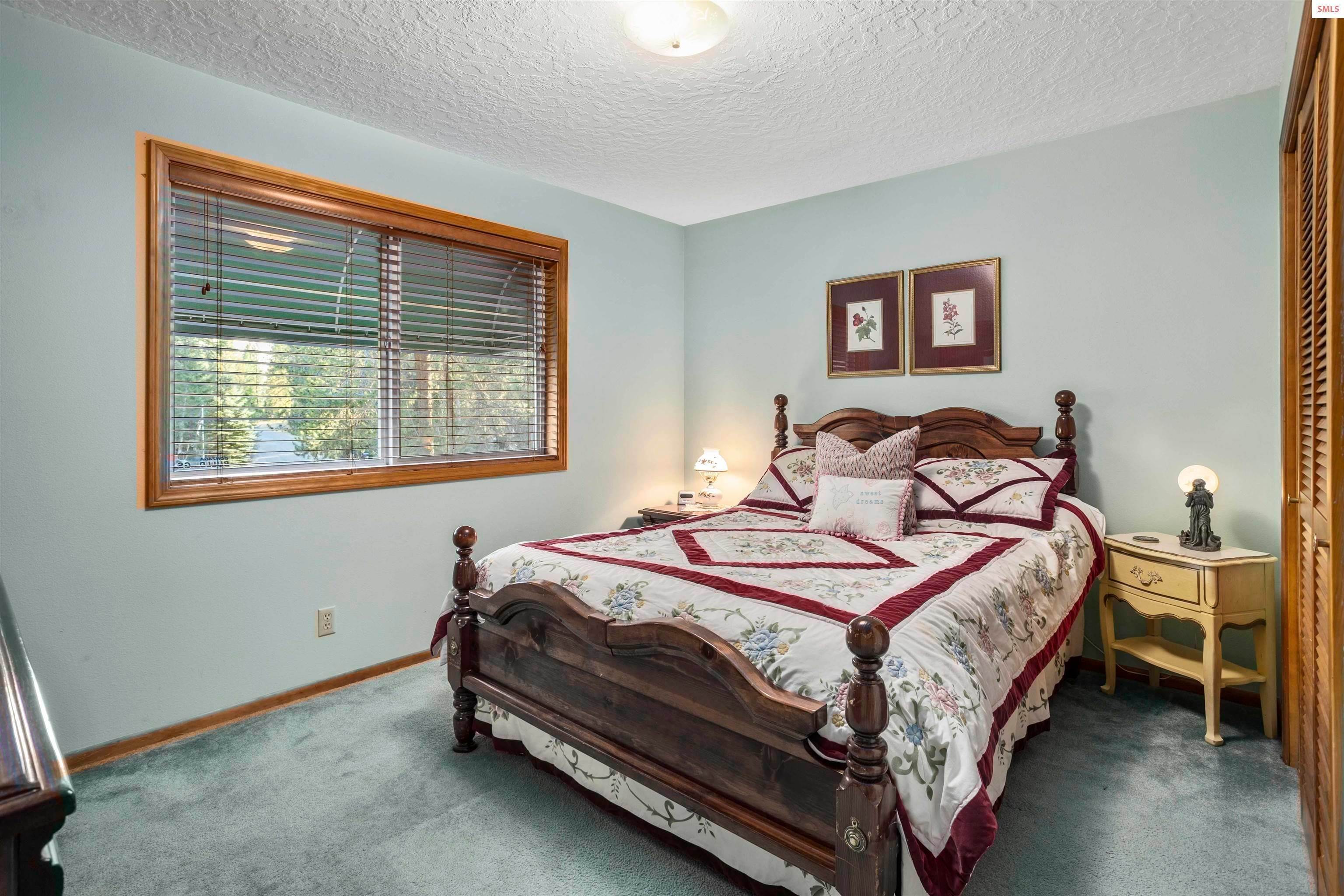 35. Single Family Homes for Sale at 367 Sunrise Circle Sagle, Idaho 83860 United States