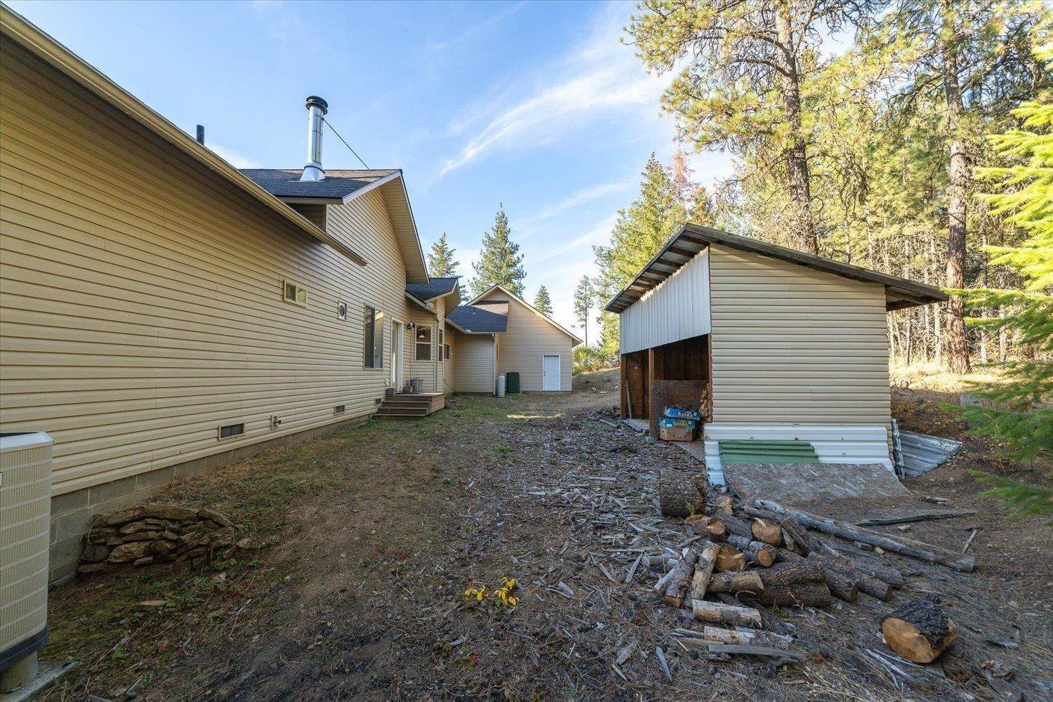 36. Single Family Homes for Sale at 571 N Cedar View Estates Blanchard, Idaho 83804 United States