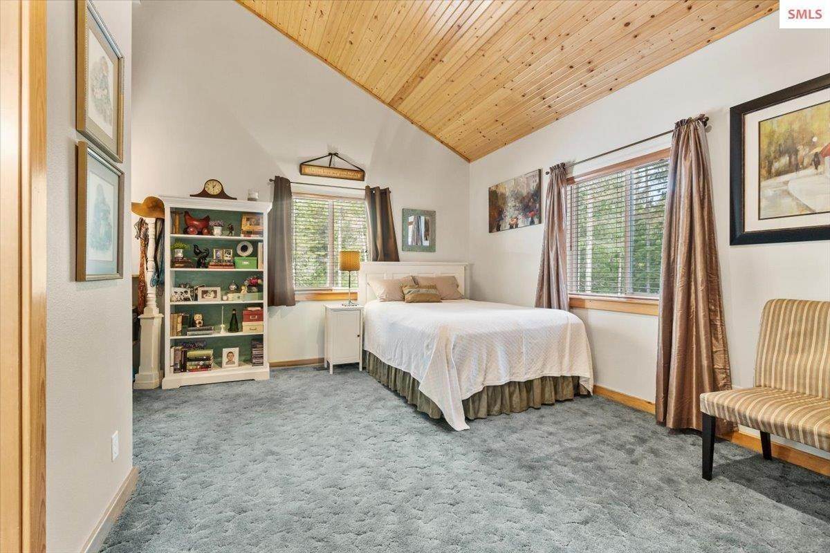25. Single Family Homes for Sale at 229 Lost In The Woods Lane Careywood, Idaho 83809 United States