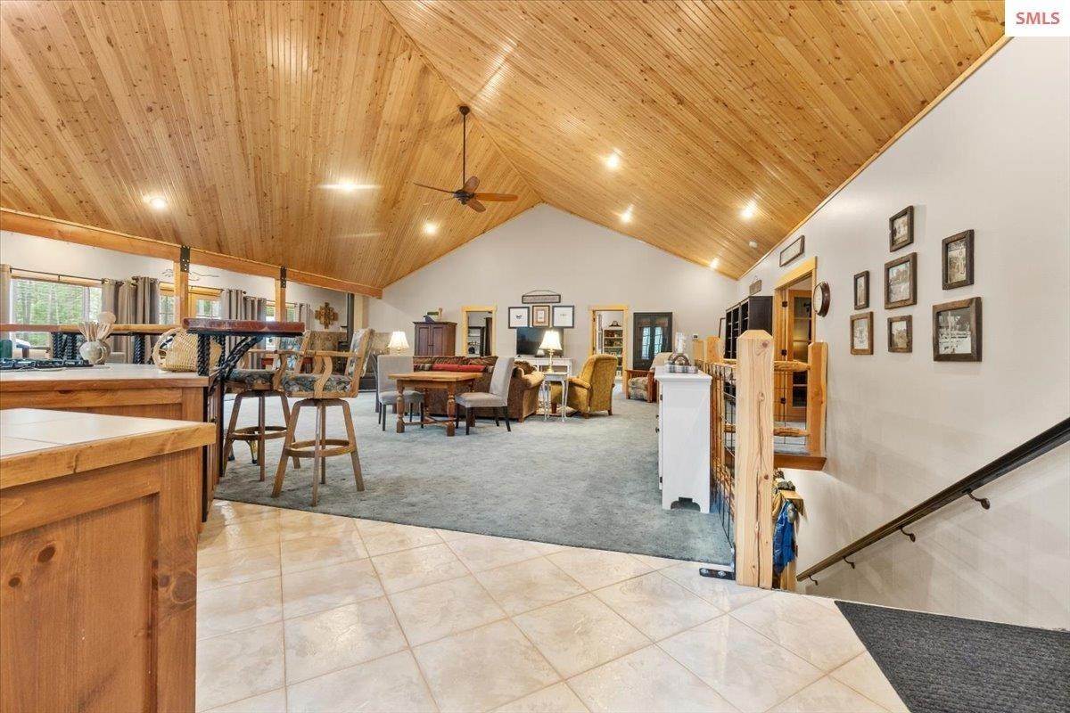 6. Single Family Homes for Sale at 229 Lost In The Woods Lane Careywood, Idaho 83809 United States