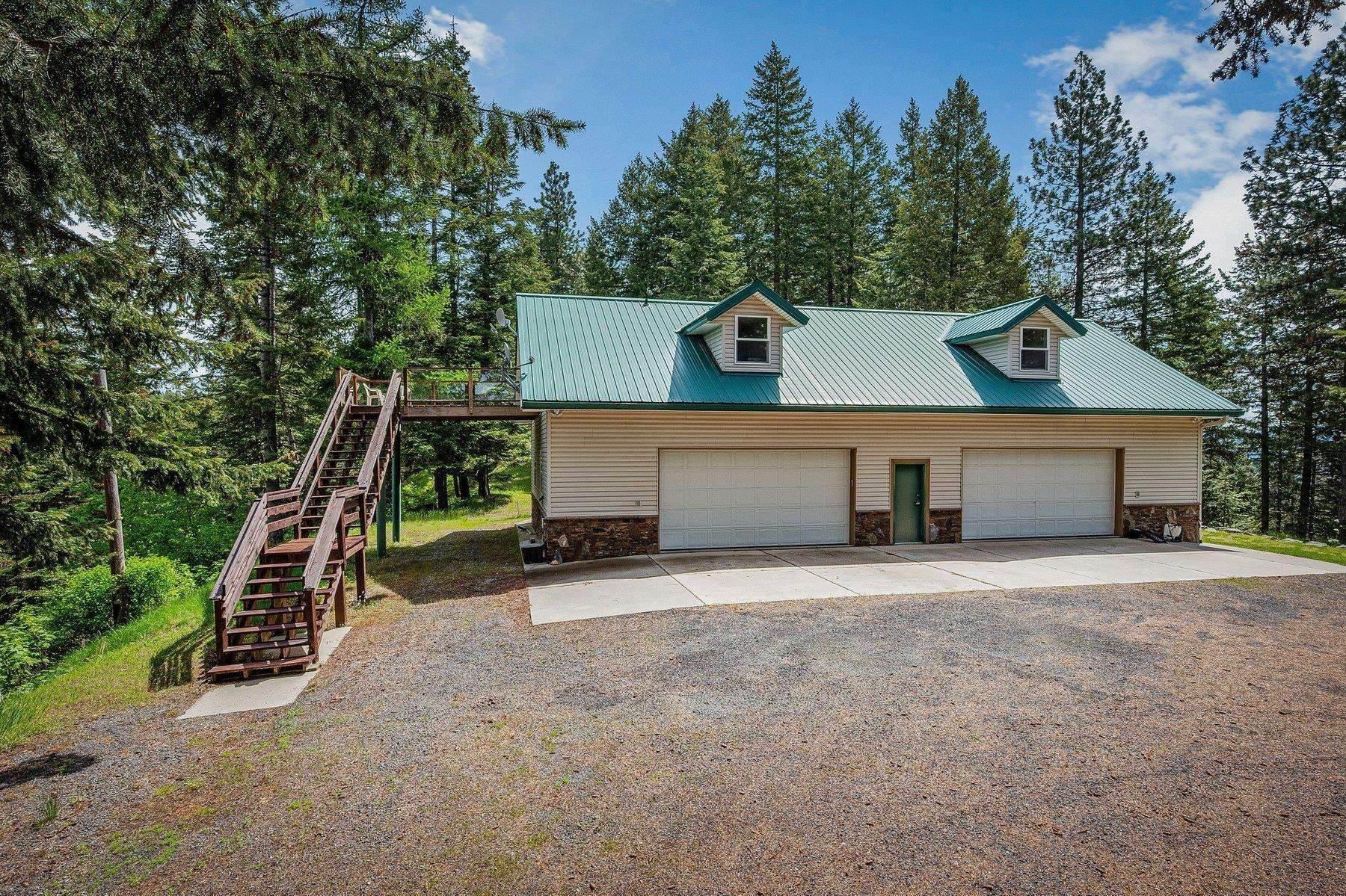 37. Single Family Homes for Sale at 735 S Bushwacker Road Coeur d’Alene, Idaho 83814 United States