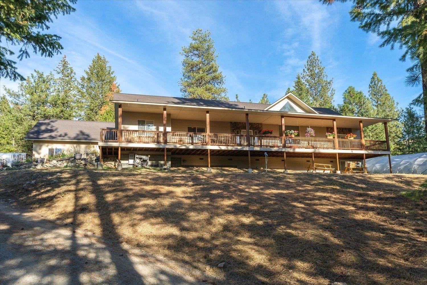 Single Family Homes for Sale at 571 N Cedar View Estates Blanchard, Idaho 83804 United States