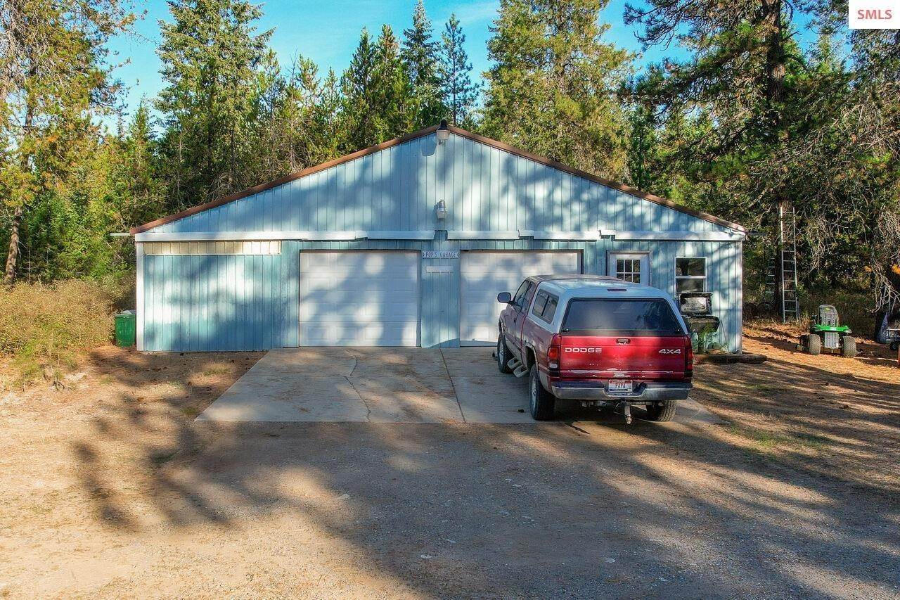 12. Single Family Homes for Sale at 34057 N Priest River Drive Spirit Lake, Idaho 83869 United States