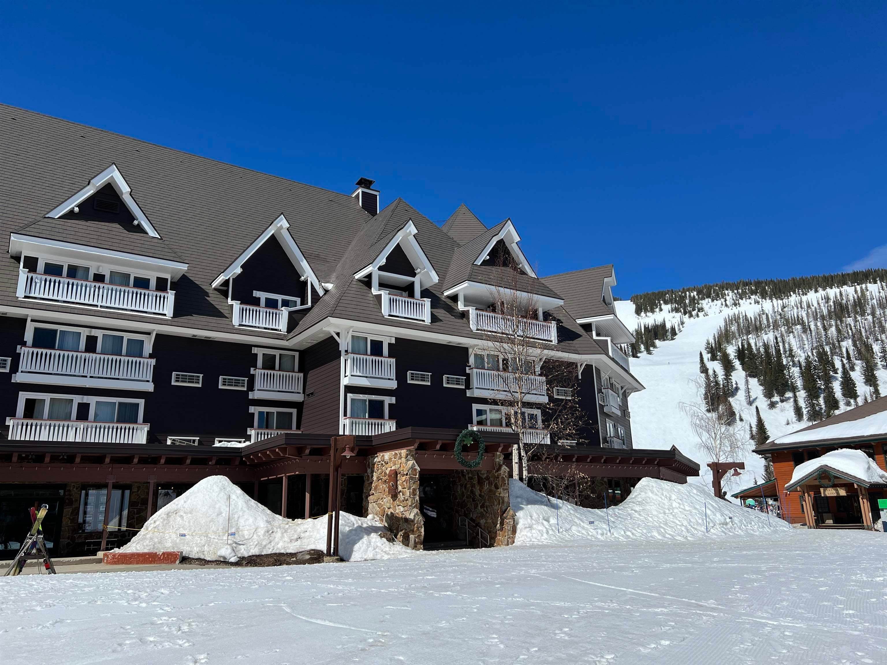 Condominiums for Sale at 10000 Schweitzer Mtn Rd. 522/524 Sandpoint, Idaho 83864 United States