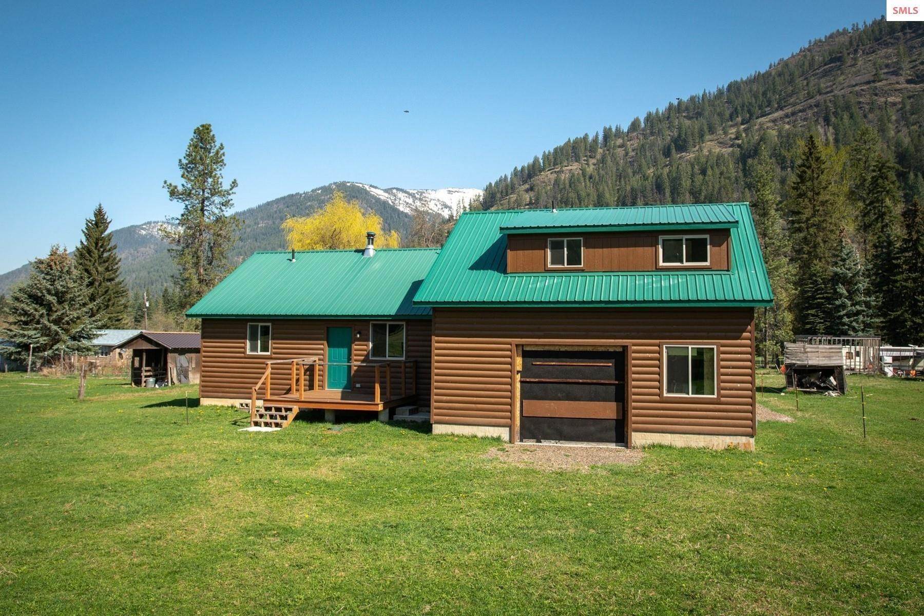 27. Single Family Homes for Sale at 560 Cascade Creek Road Clark Fork, Idaho 83811 United States