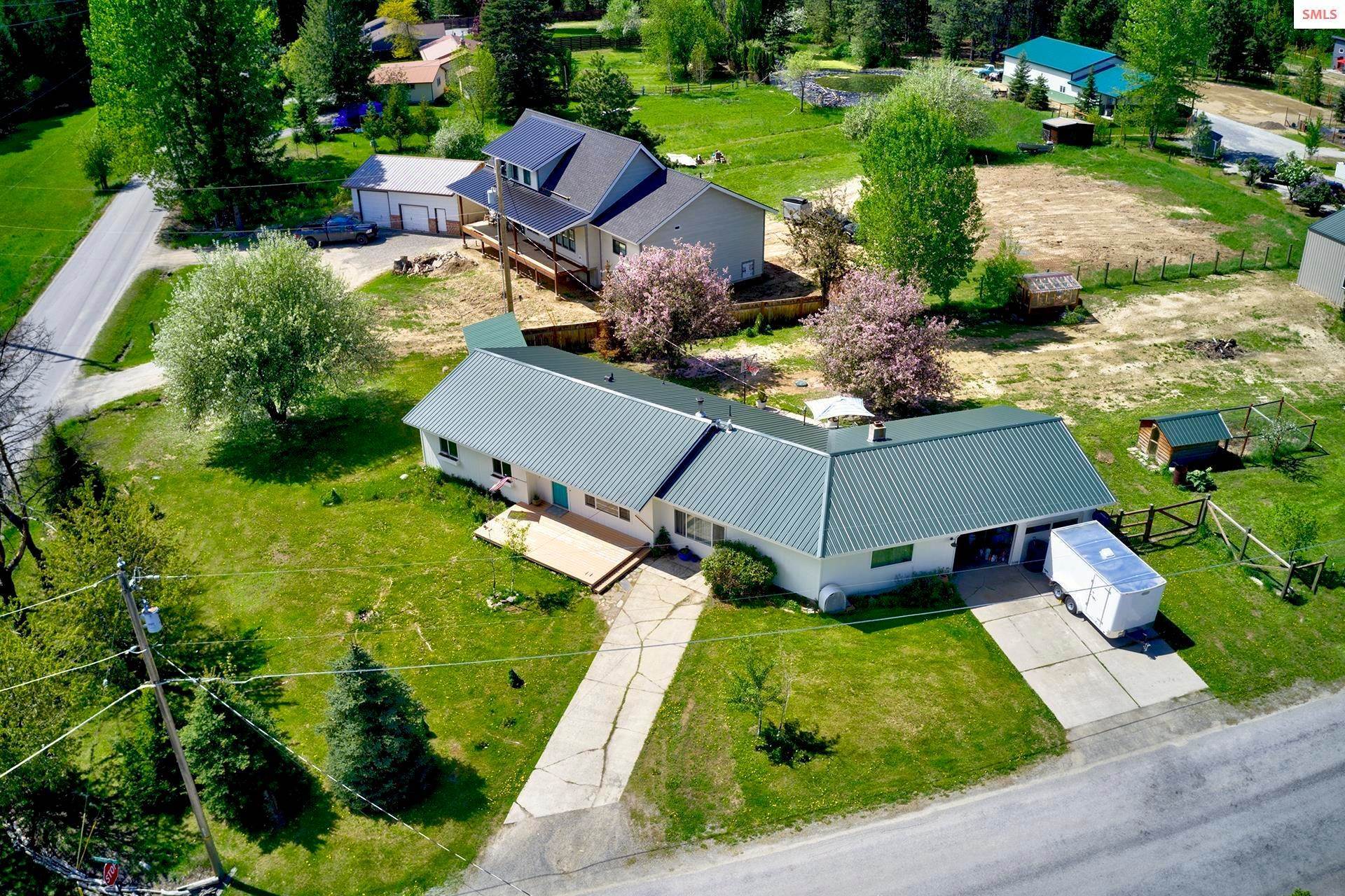 38. Single Family Homes for Sale at 14 Pinecrest Road Sandpoint, Idaho 83864 United States