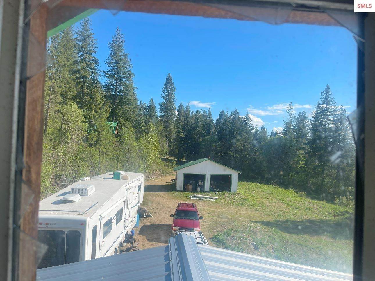 34. Single Family Homes for Sale at 421 Camp Nine Road Bonners Ferry, Idaho 83805 United States