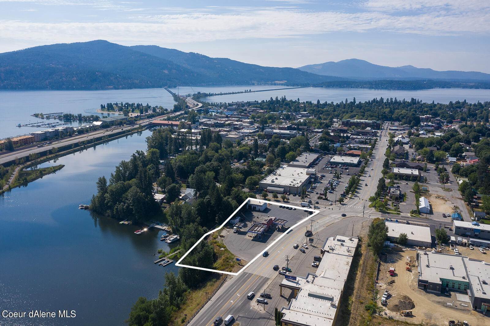3. Commercial for Sale at 830 N 5th Avenue Sandpoint, Idaho 83864 United States