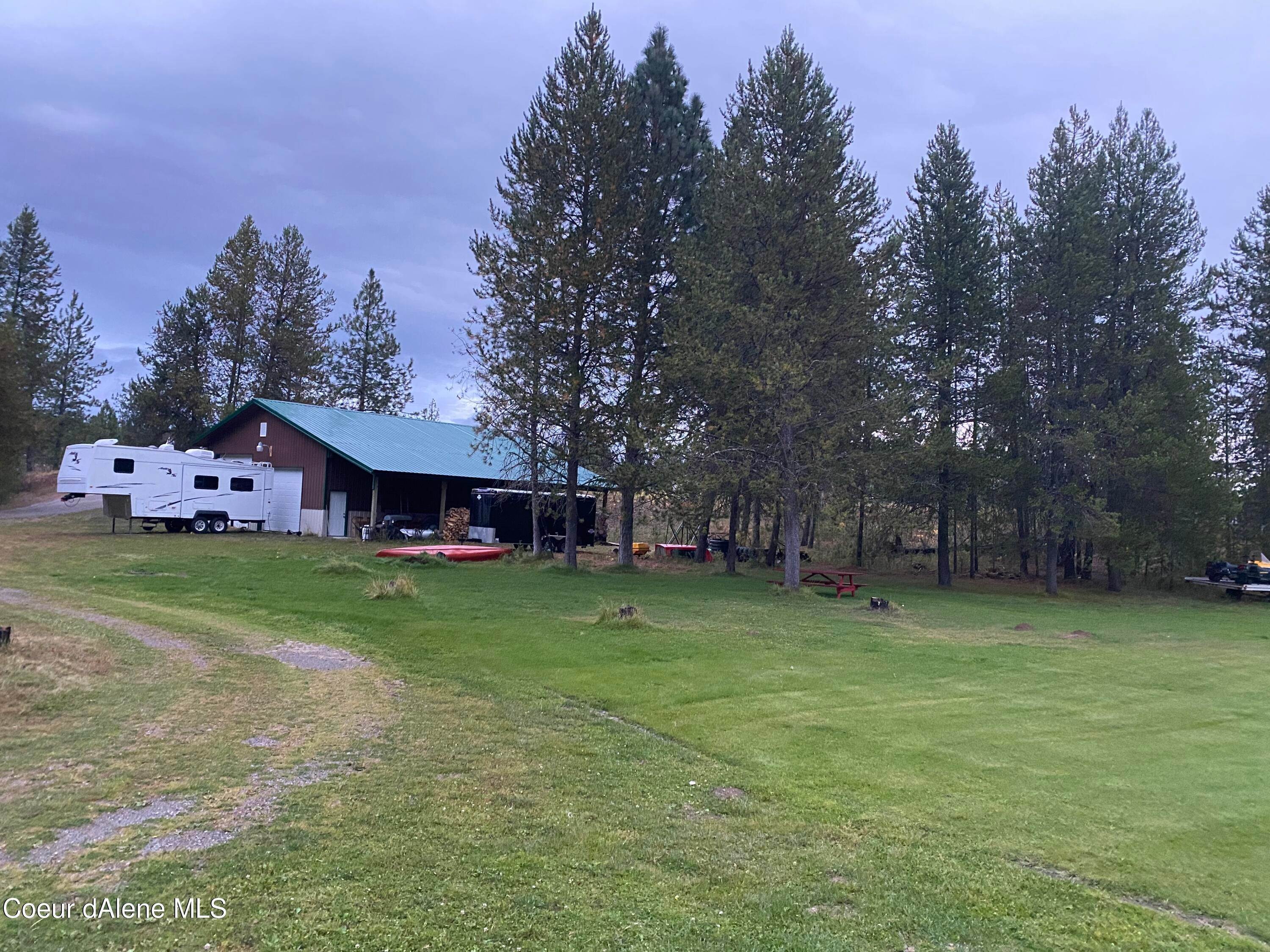 35. Single Family Homes for Sale at 186 Skyhawk Drive Spirit Lake, Idaho 83869 United States