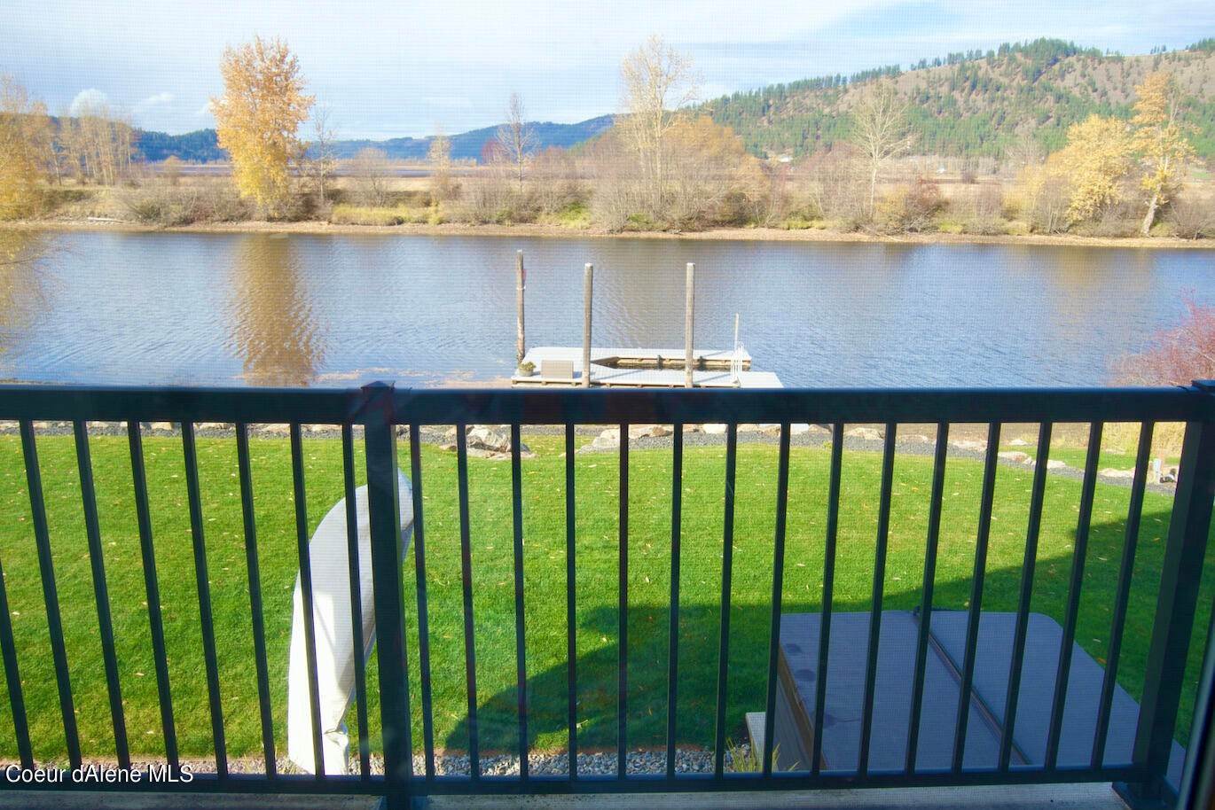 28. Single Family Homes for Sale at 1960 Cottonwood Drive St. Maries, Idaho 83861 United States