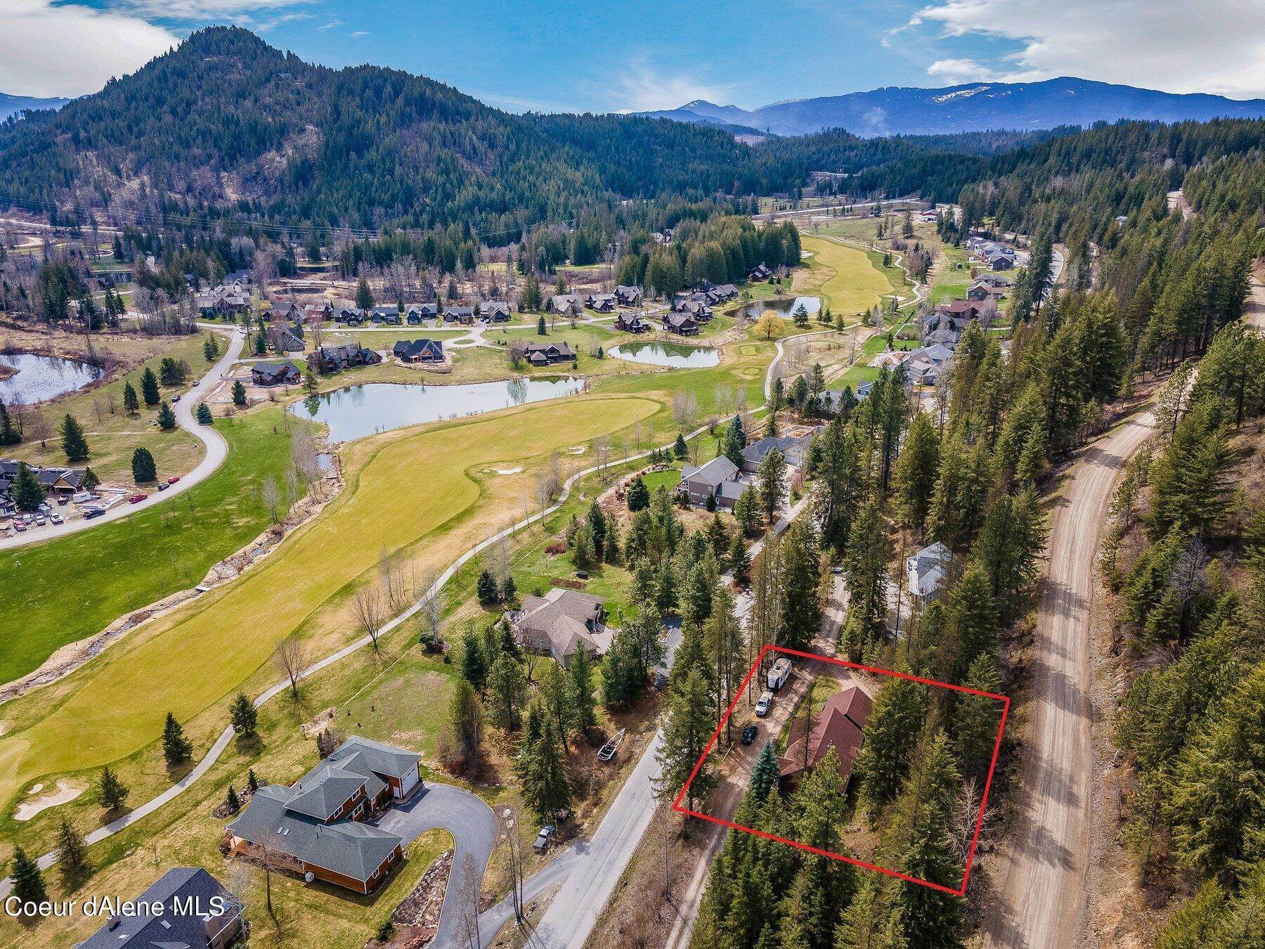 26. Single Family Homes for Sale at 232 N Quail Rn Sandpoint, Idaho 83864 United States