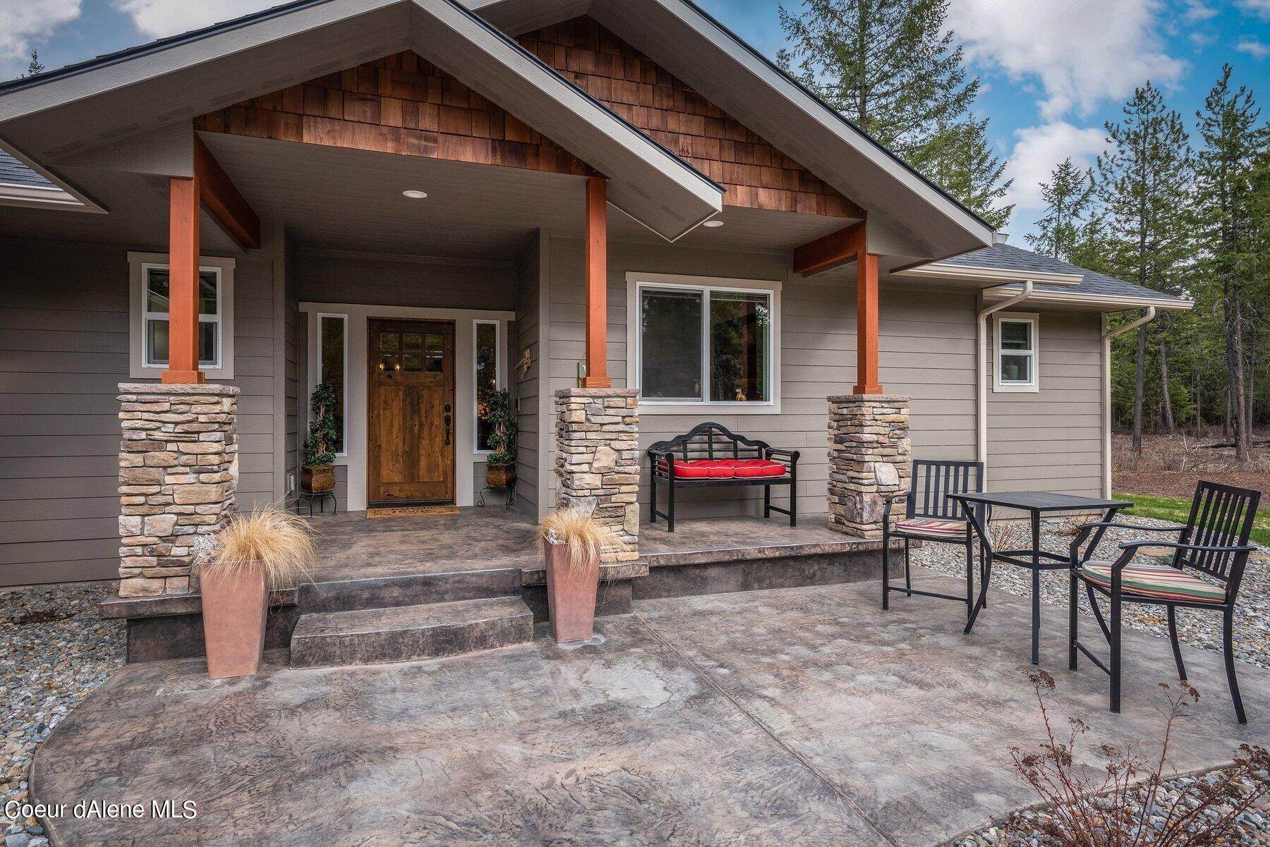 10. Single Family Homes for Sale at 484 Goldfinch Lane Spirit Lake, Idaho 83869 United States