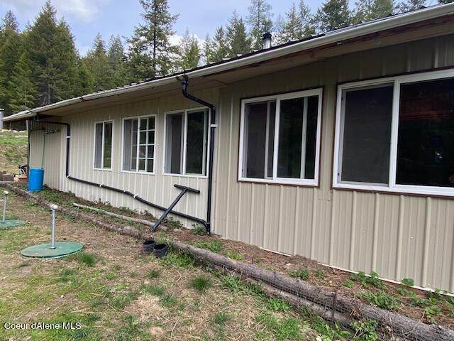 7. Single Family Homes for Sale at 850 Four Wheel Drive Spirit Lake, Idaho 83869 United States