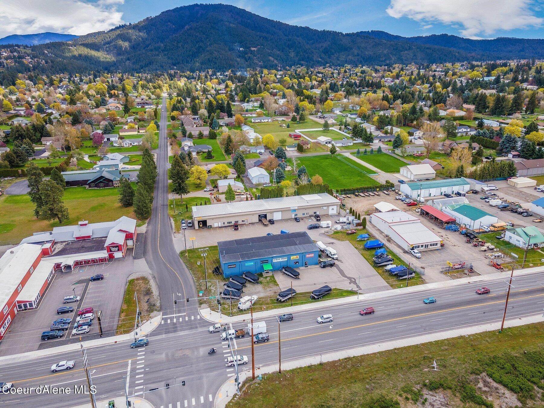 4. Commercial for Sale at 7168 N GOVERNMENT WAY Dalton Gardens, Idaho 83815 United States
