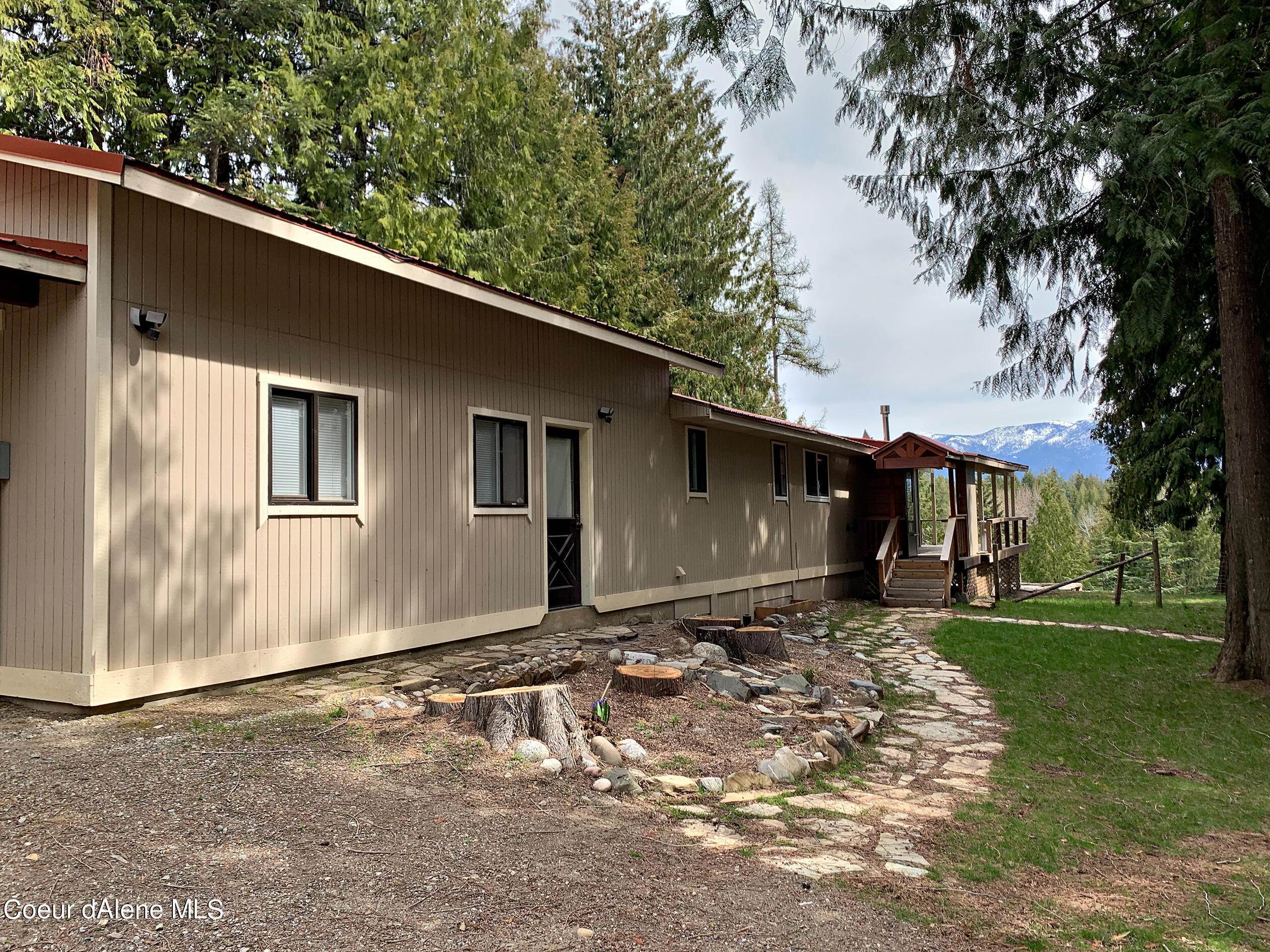 18. Single Family Homes for Sale at 1799 Camp Bay Sagle, Idaho 83860 United States