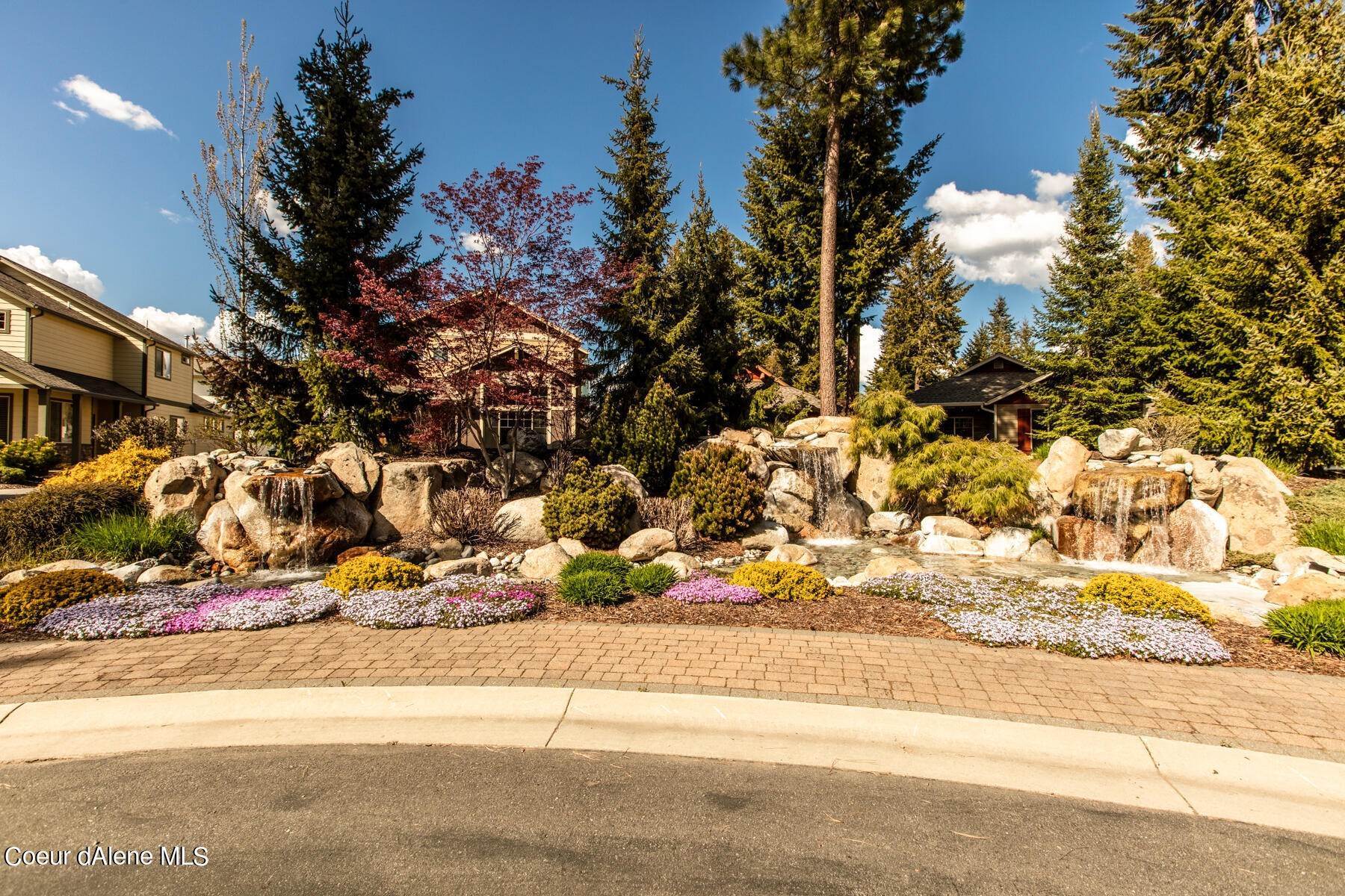 30. Single Family Homes for Sale at 1217 W GROVE WAY Coeur D Alene, Idaho 83815 United States