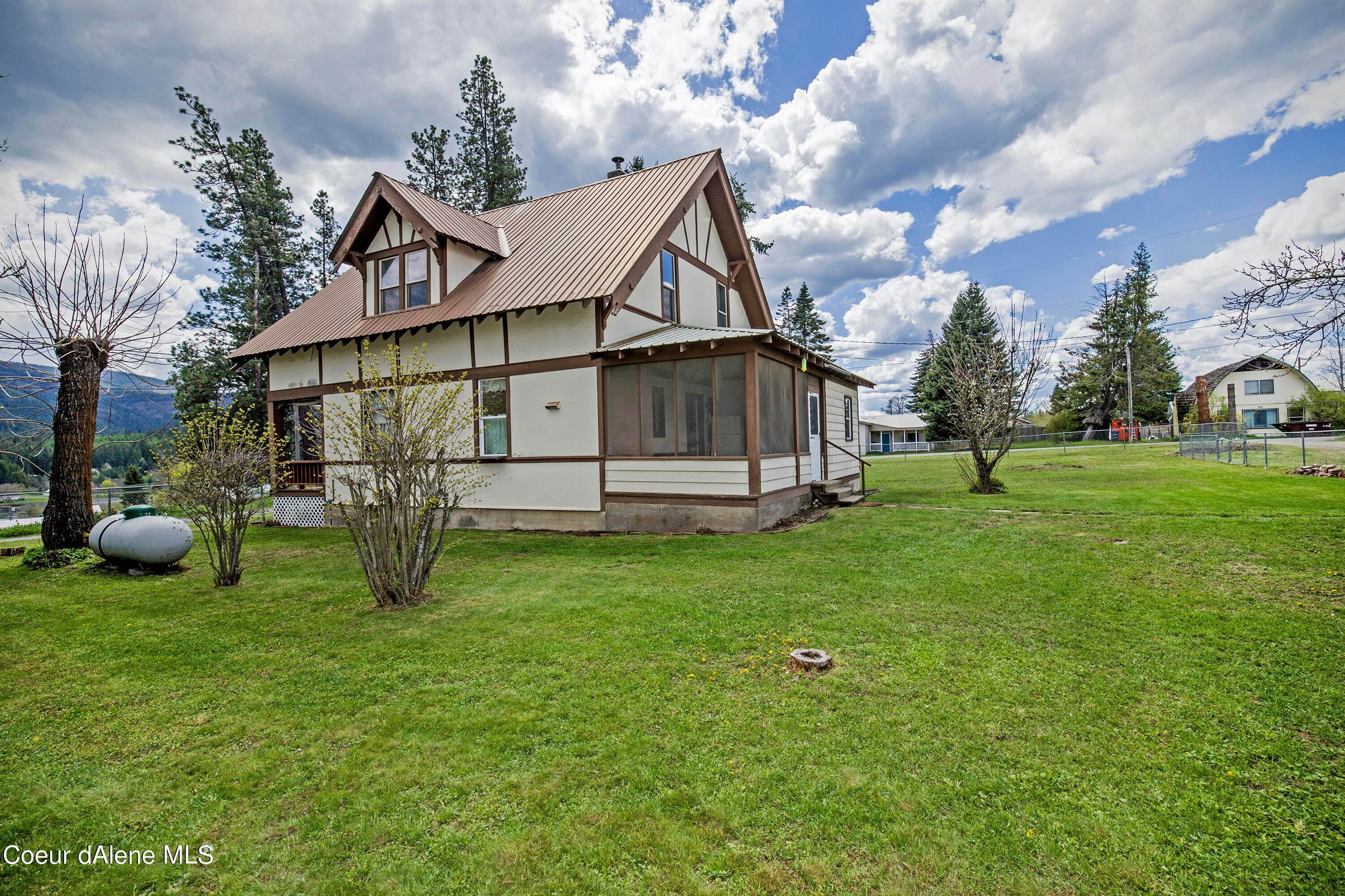 19. Single Family Homes for Sale at 201 Summit Blvd Priest River, Idaho 83856 United States
