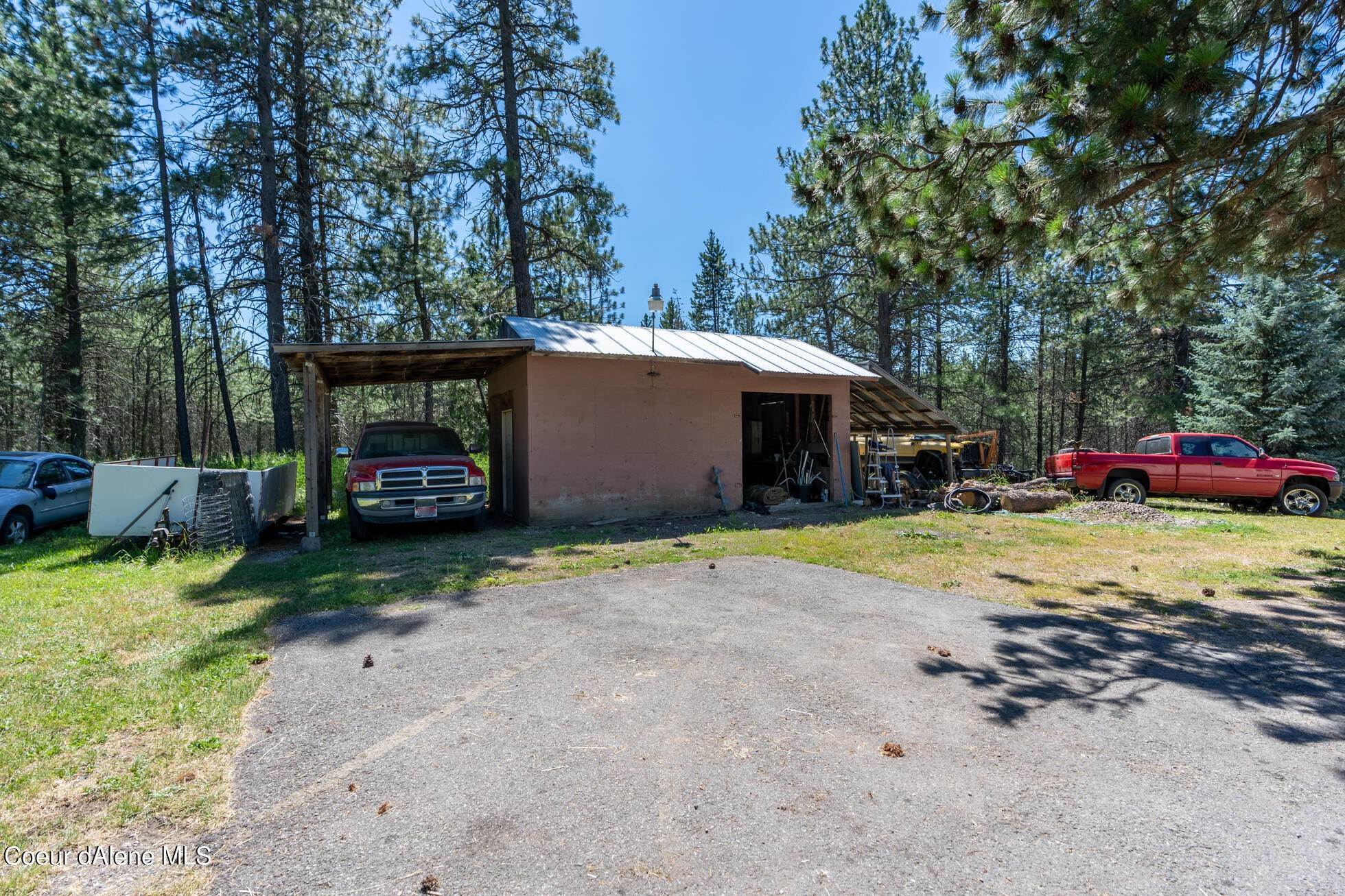 17. Single Family Homes for Sale at 2768 SPIRIT LAKE CUT OFF Spirit Lake, Idaho 83869 United States