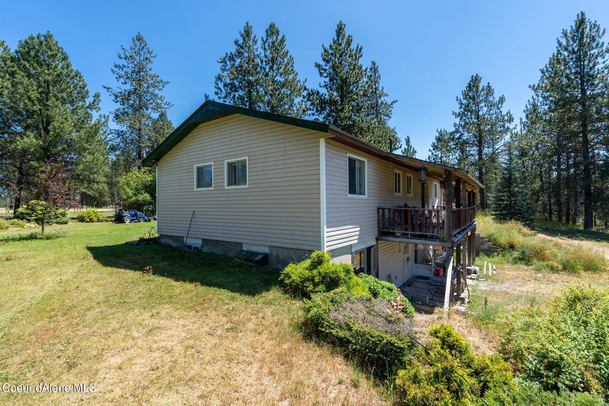 23. Single Family Homes for Sale at 2768 SPIRIT LAKE CUT OFF Spirit Lake, Idaho 83869 United States