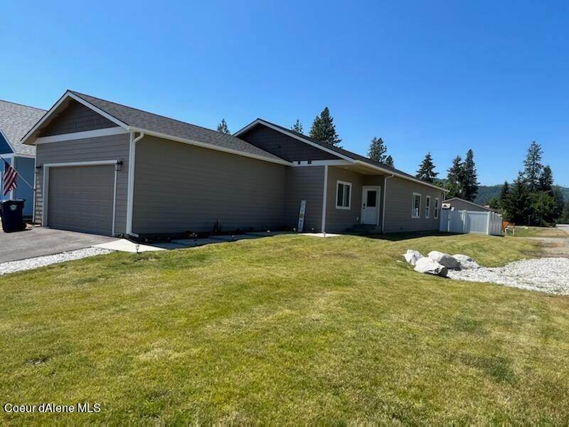 1. Single Family Homes for Sale at 32489 N 10TH Avenue Spirit Lake, Idaho 83869 United States