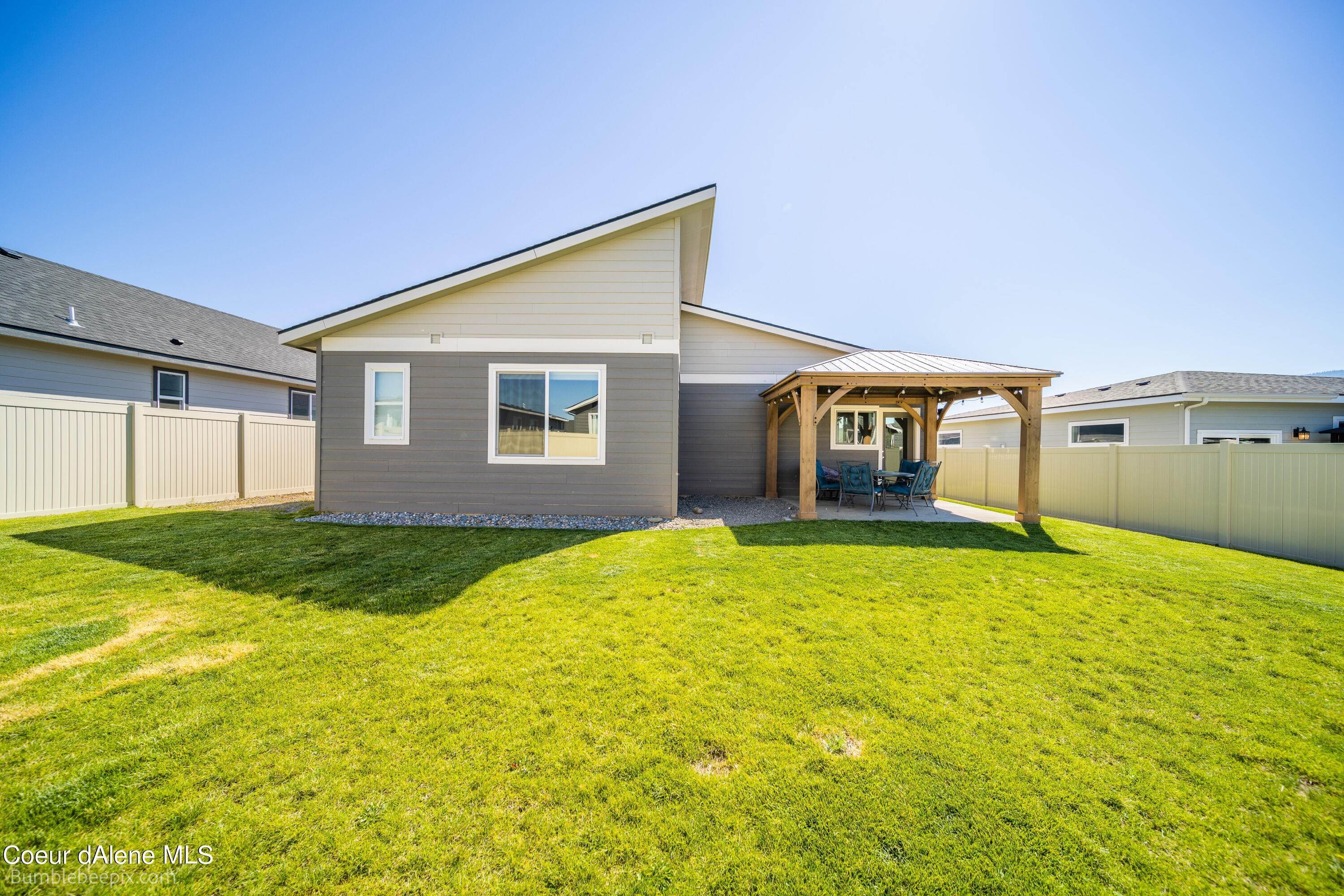 37. Single Family Homes for Sale at 5948 W GUMWOOD Circle Post Falls, Idaho 83854 United States