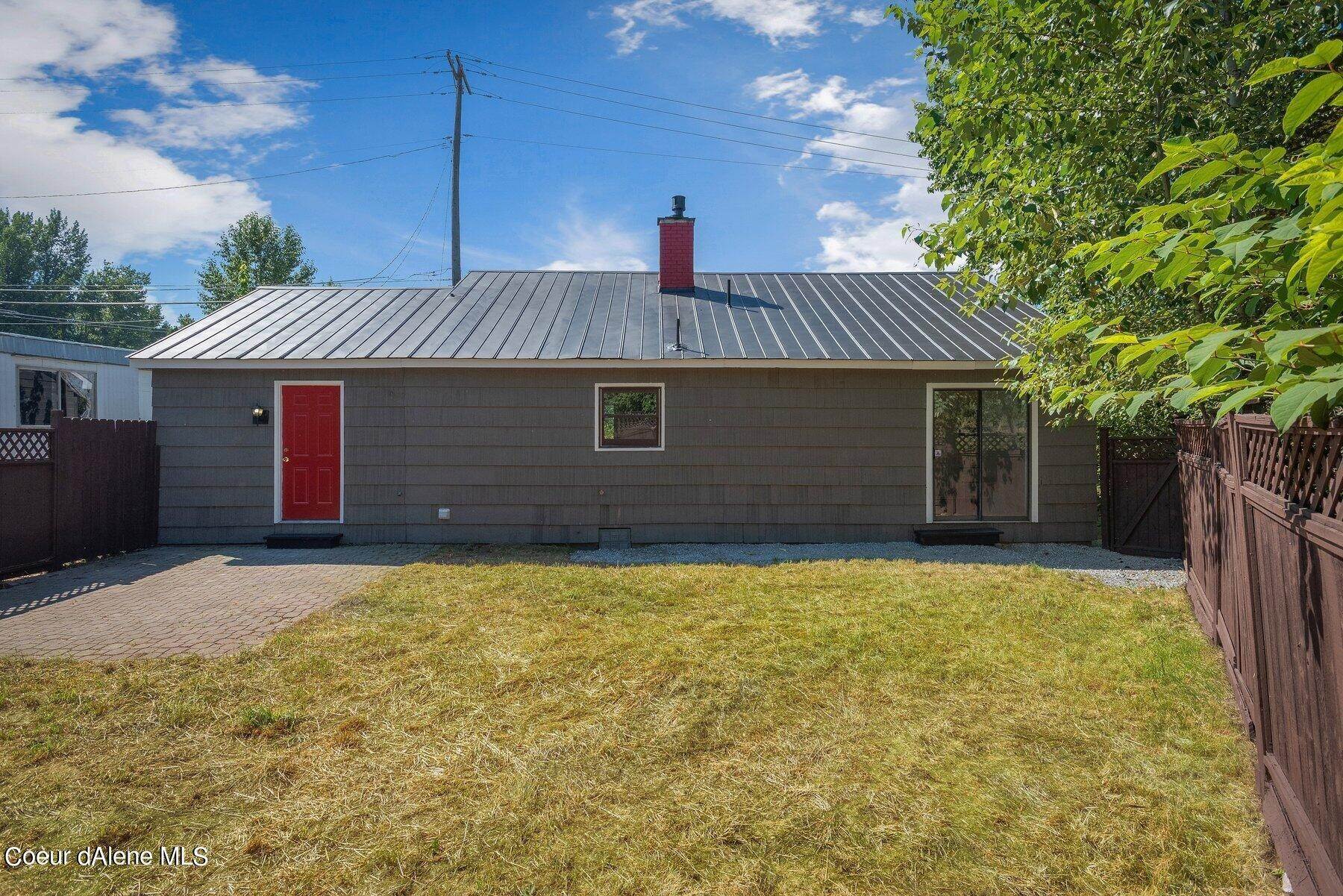 10. Single Family Homes for Sale at 1200 Kootenai Cutoff Road Ponderay, Idaho 83852 United States