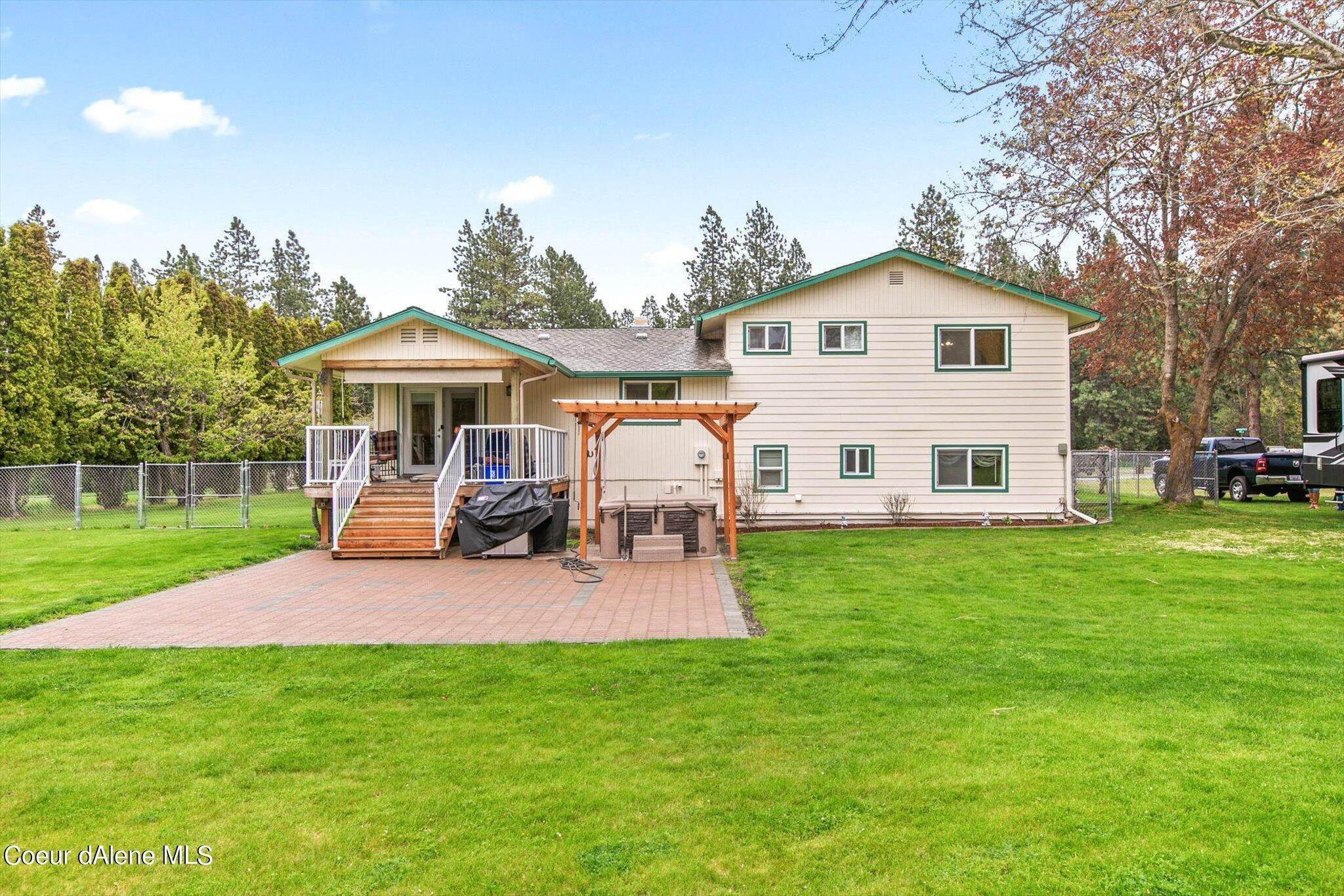 29. Single Family Homes for Sale at 4308 S University Road Spokane Valley, Washington 99206 United States