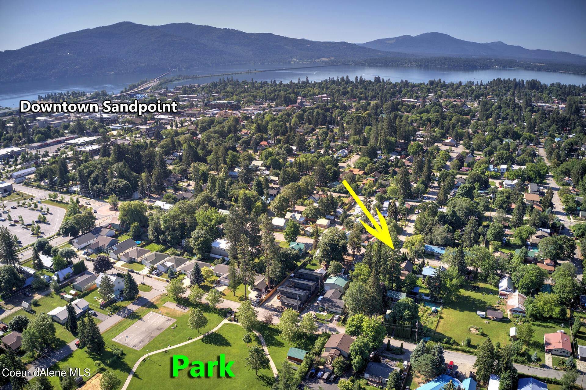 34. Single Family Homes for Sale at 902 Larch Street Sandpoint, Idaho 83864 United States