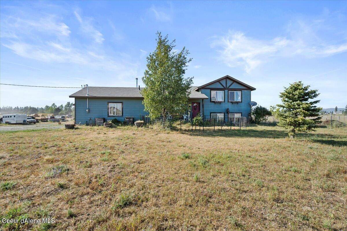 4. Single Family Homes for Sale at 503 E YELLOW PINE Avenue Athol, Idaho 83801 United States