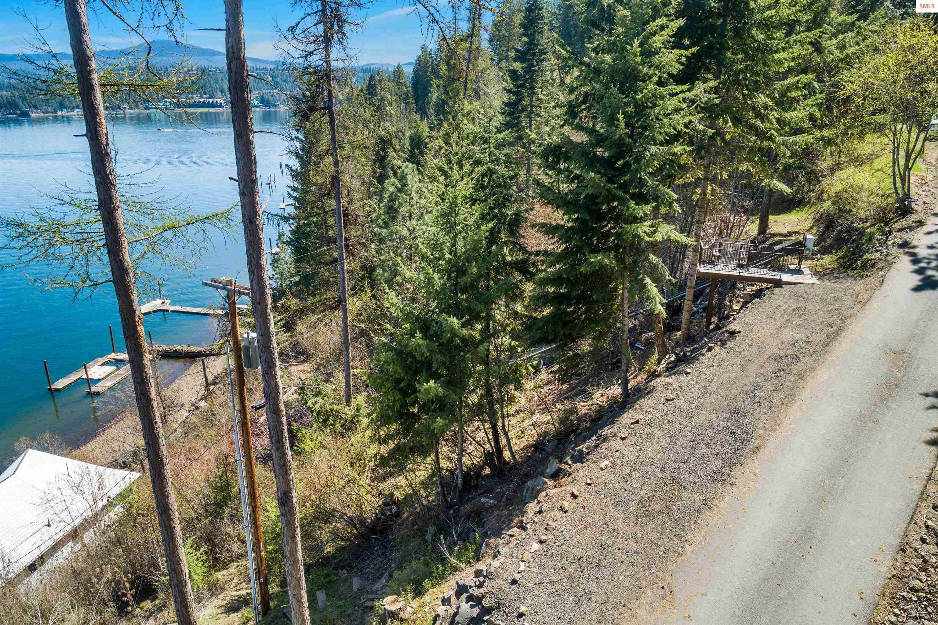 31. Single Family Homes for Sale at 308 W Steamboat Drive Coeur d’Alene, Idaho 83814 United States