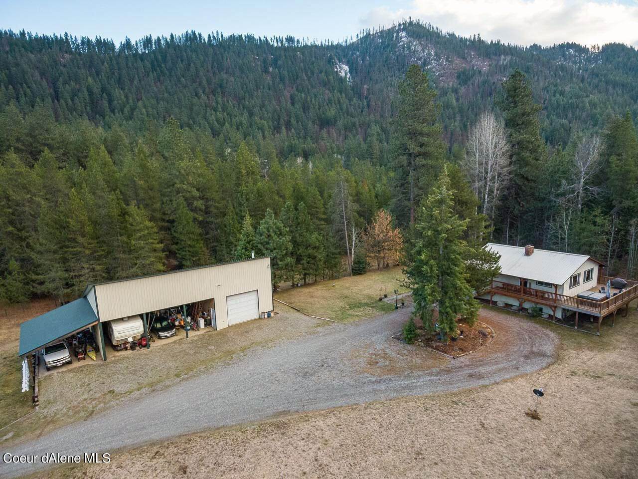 10. Single Family Homes for Sale at 875 Wilderness Road Naples, Idaho 83847 United States