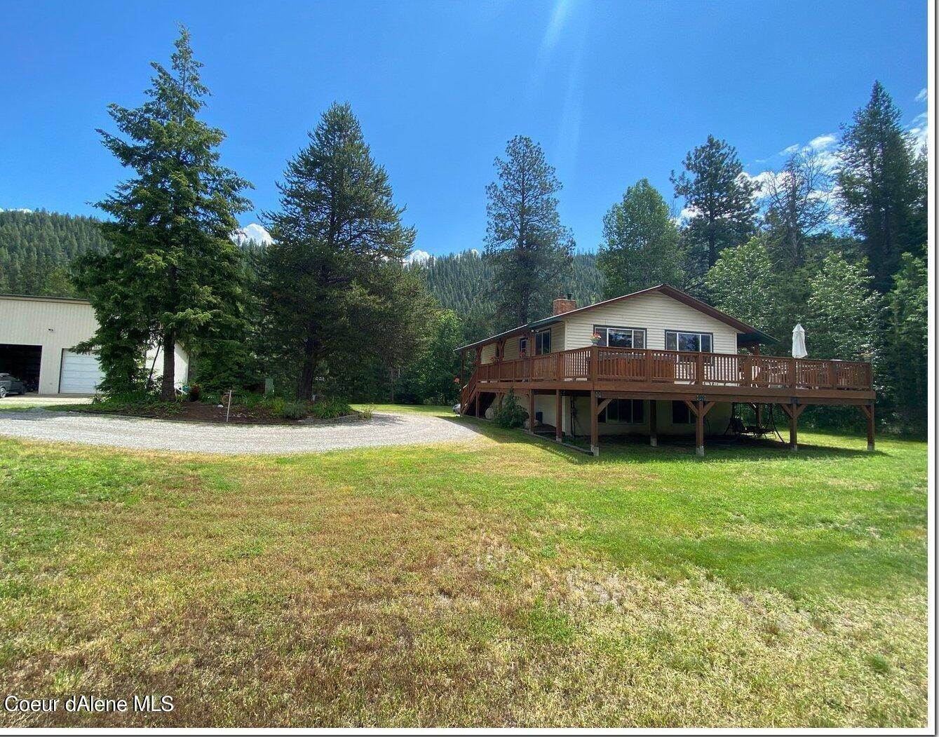 29. Single Family Homes for Sale at 875 Wilderness Road Naples, Idaho 83847 United States