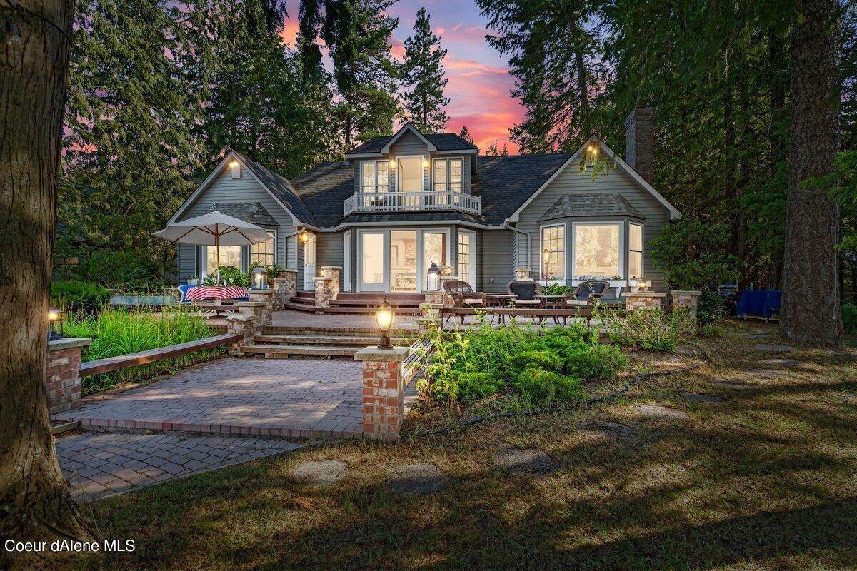 Single Family Homes for Sale at 1765 Lakeshore Drive Sagle, Idaho 83860 United States