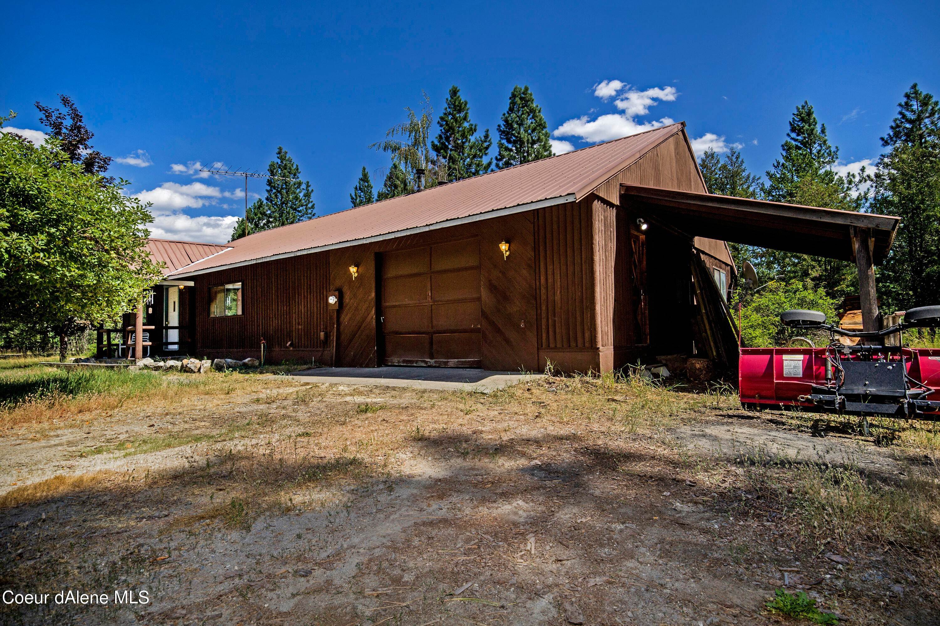 4. Single Family Homes for Sale at 250 Evergreen Road Sagle, Idaho 83860 United States
