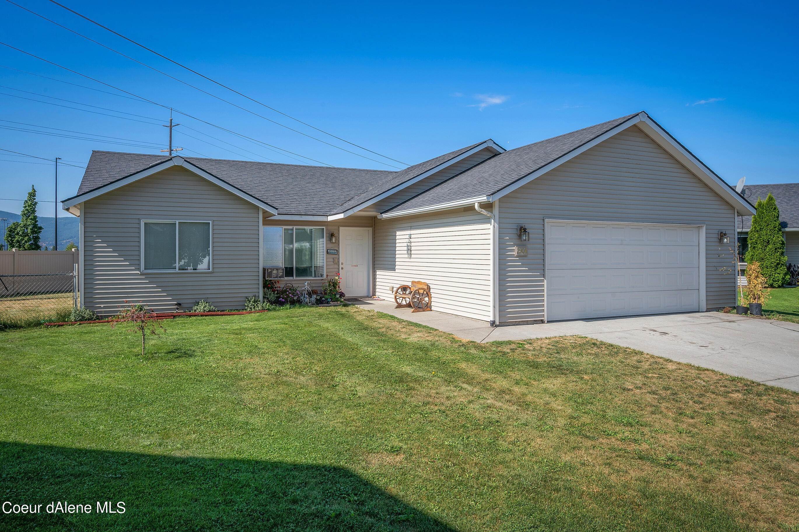 1. Single Family Homes for Sale at 2904 E KNAPP Circle Post Falls, Idaho 83854 United States