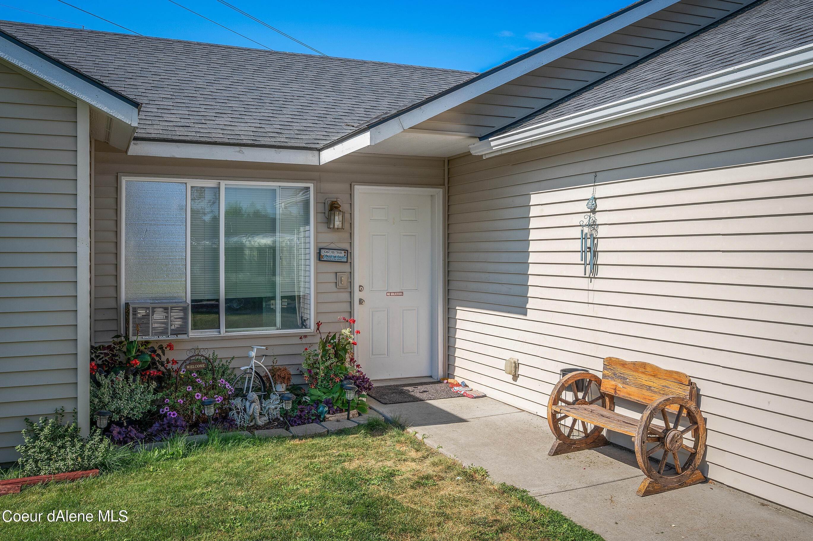 4. Single Family Homes for Sale at 2904 E KNAPP Circle Post Falls, Idaho 83854 United States