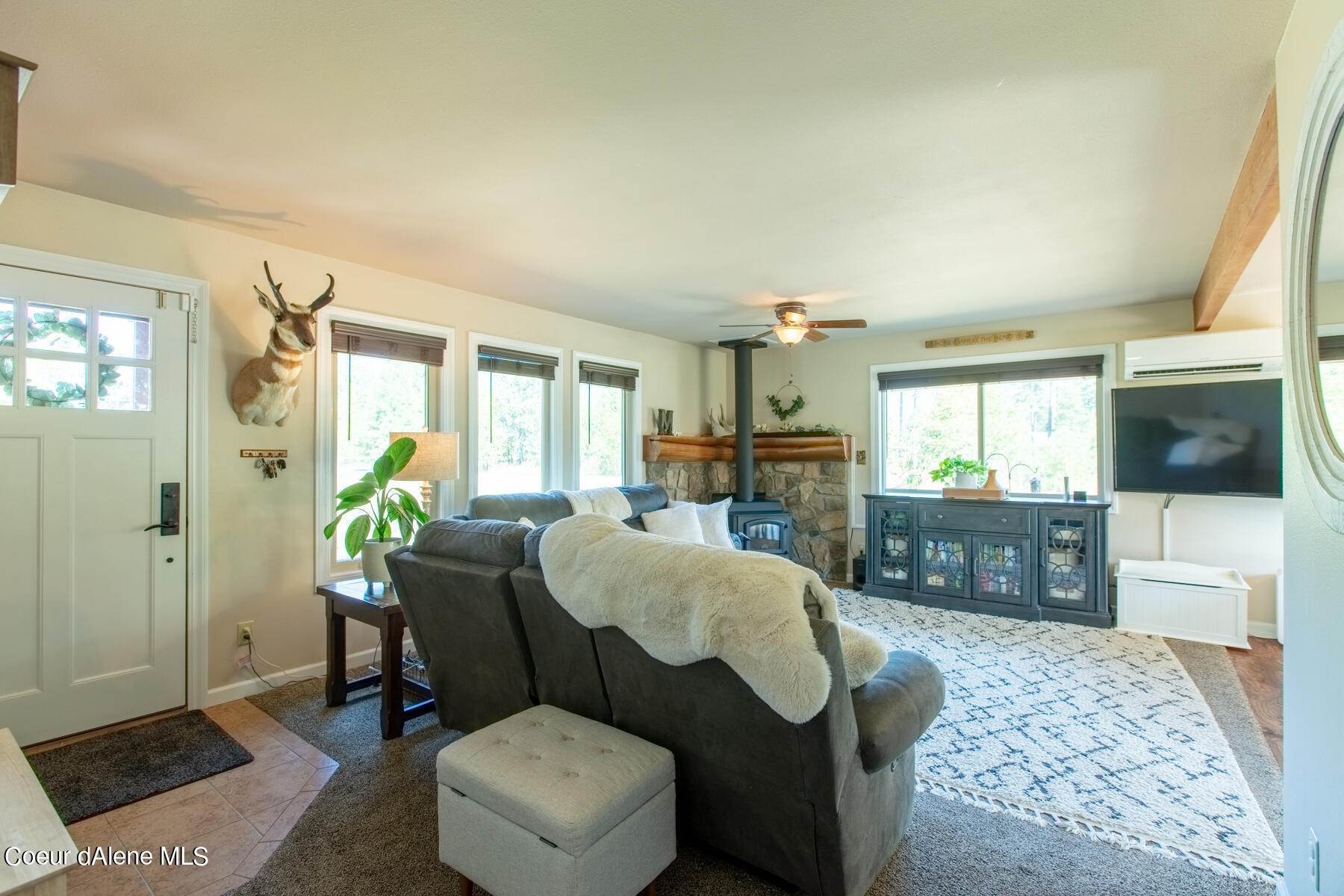 5. Single Family Homes for Sale at 1632 Freeman Lake Road Oldtown, Idaho 83822 United States