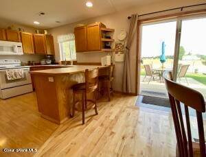 19. Single Family Homes for Sale at 1800 N SUMMER ROSE Street Post Falls, Idaho 83854 United States