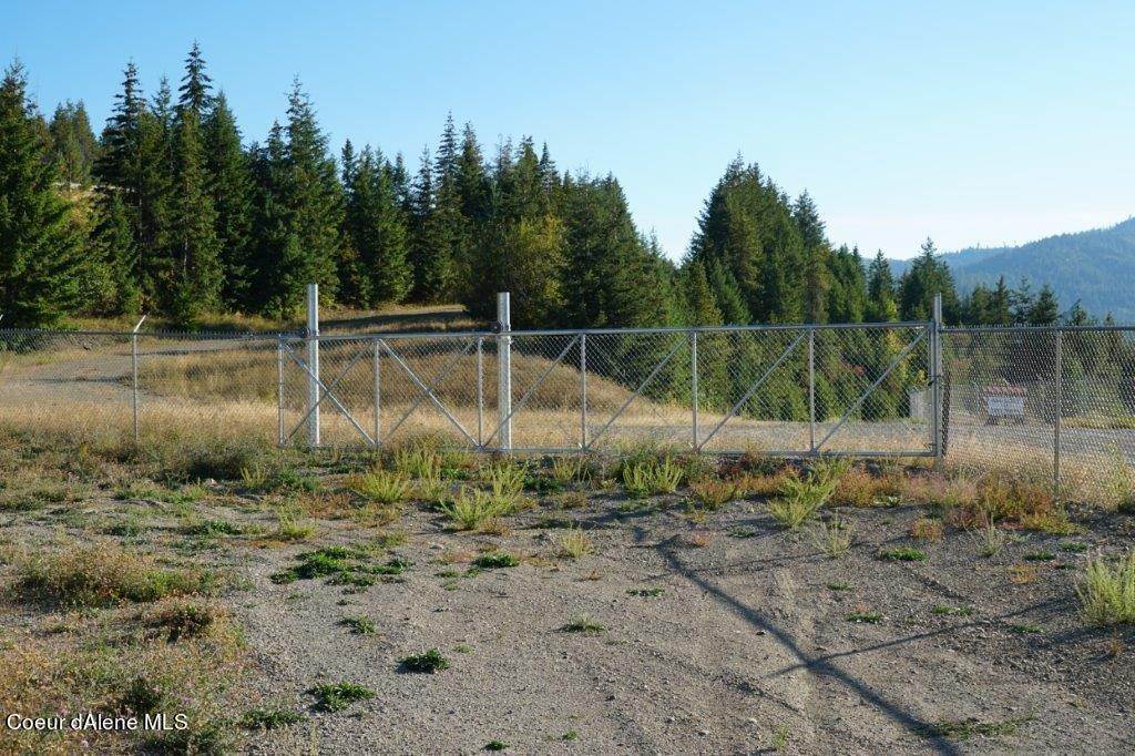 18. Commercial for Sale at 275 Industrial Park Avenue Spirit Lake, Idaho 83869 United States