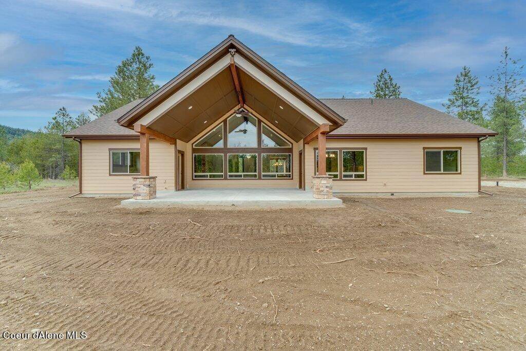 29. Single Family Homes for Sale at 18711 W PALOMAR Drive Hauser, Idaho 83854 United States